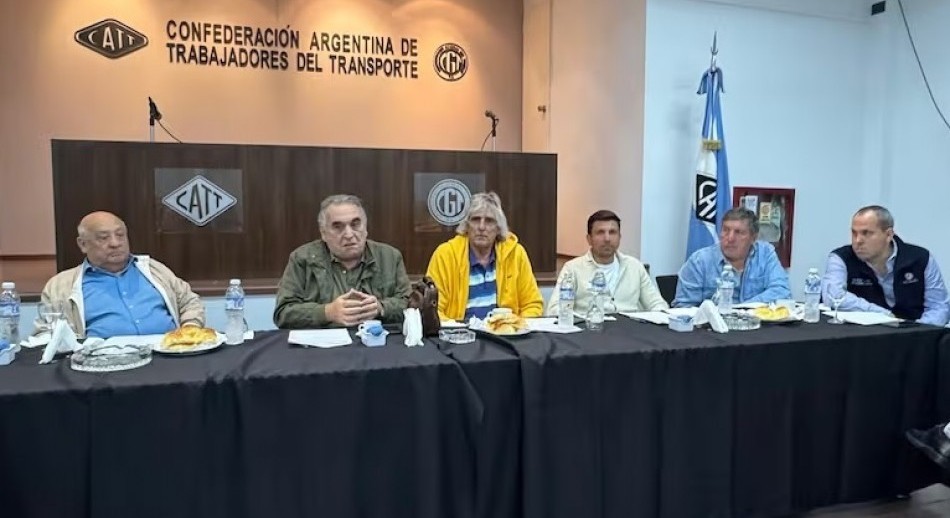 Sin la UTA, la Confederación de Transporte ratificó el paro del jueves