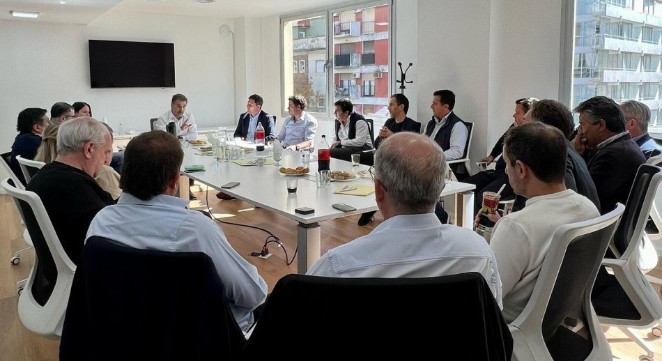 Mauricio Macri insiste en cerrar una alianza en la provincia que incluya los sellos del PRO y de LLA