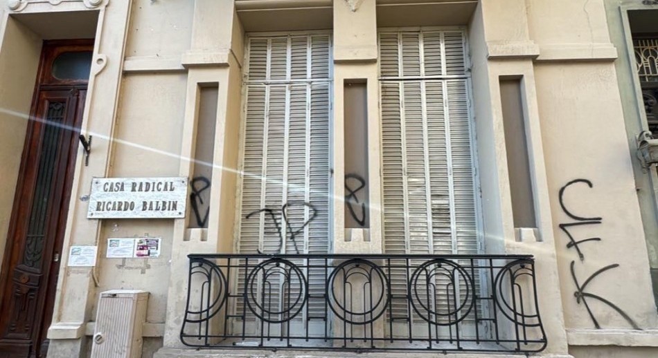Vandalizaron siete comités radicales y el partido exigió un pronto esclarecimiento