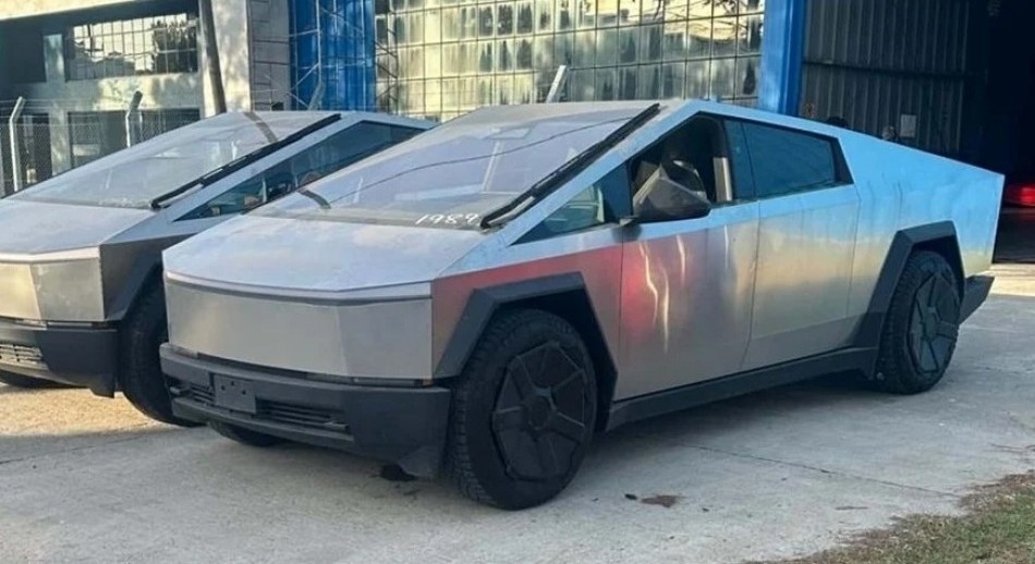 Elon Musk ya tiene su pickup eléctrica en Argentina: dos Cybertruck producidas por Tesla