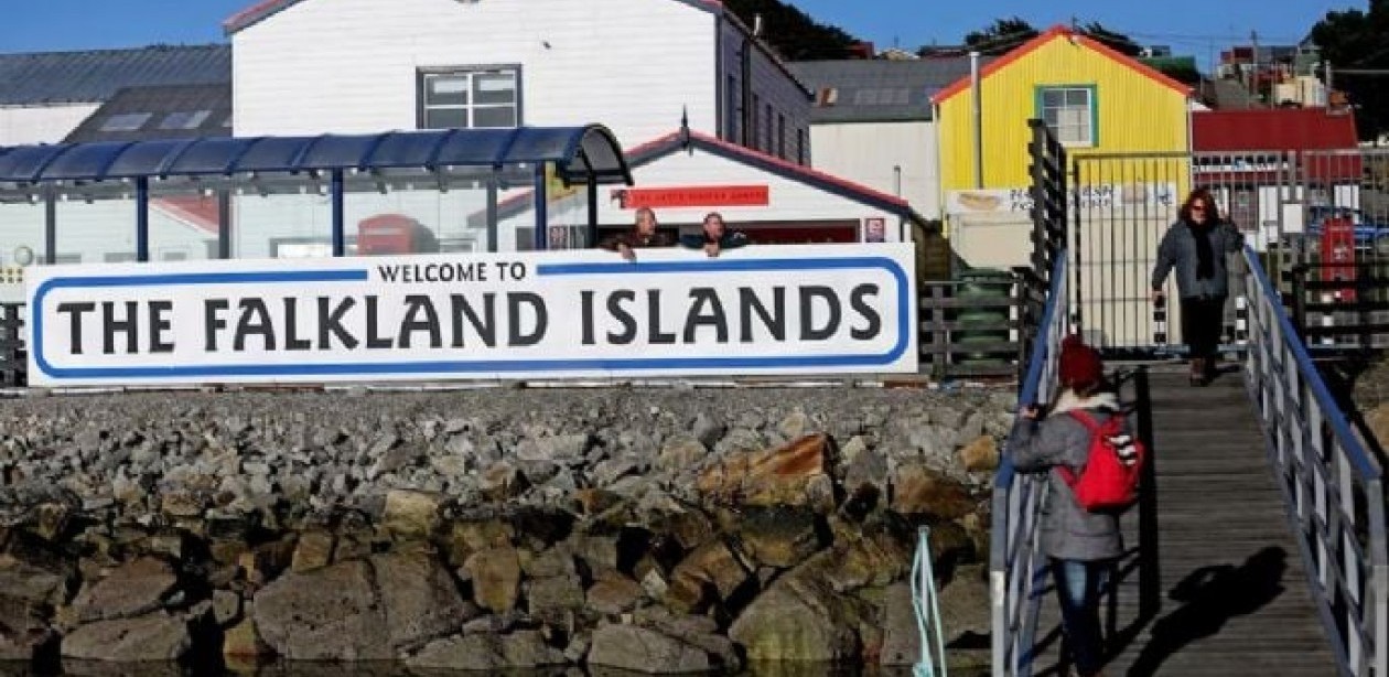 Estados Unidos evalúa dejar de apoyar la postura británica sobre las Malvinas