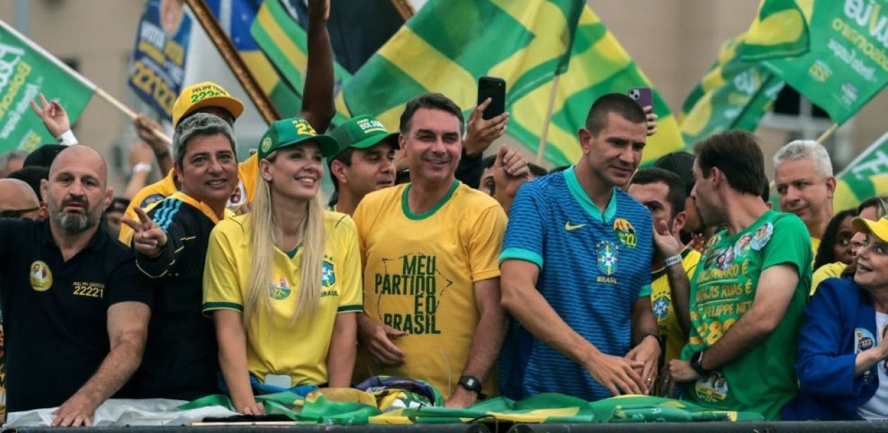 Elecciones en Brasil: Flávio Bolsonaro afirmó que el país “quiere un cambio”
